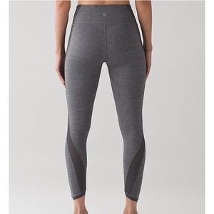 Lululemon Featherlight Tight 25” size 6